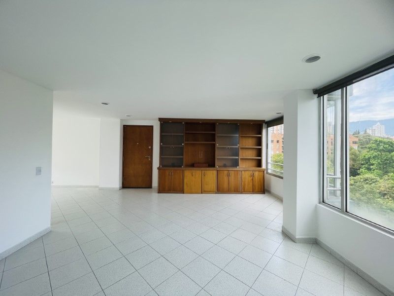 Apartamento en venta ubicado en Medellín, sector Los Balsos II - 2