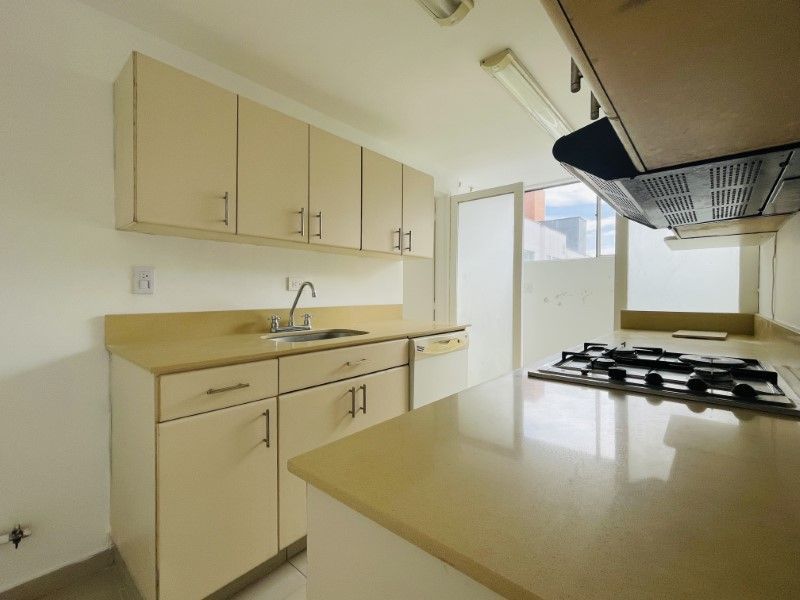 Apartamento en venta ubicado en Medellín, sector Los Balsos II - 4