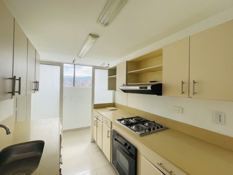 Apartamento en venta ubicado en Medellín, sector Los Balsos II - 5