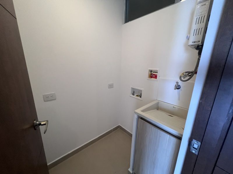 Apartaestudio en arriendo ubicado en Medellín, sector Los Gonzales - 9