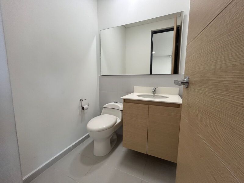 Oficina en arriendo ubicada en Medellín, sector Castropol - 5