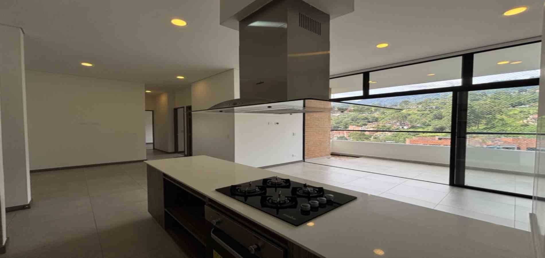 Apartamento en arriendo ubicado en Envigado, sector Señorial - 3