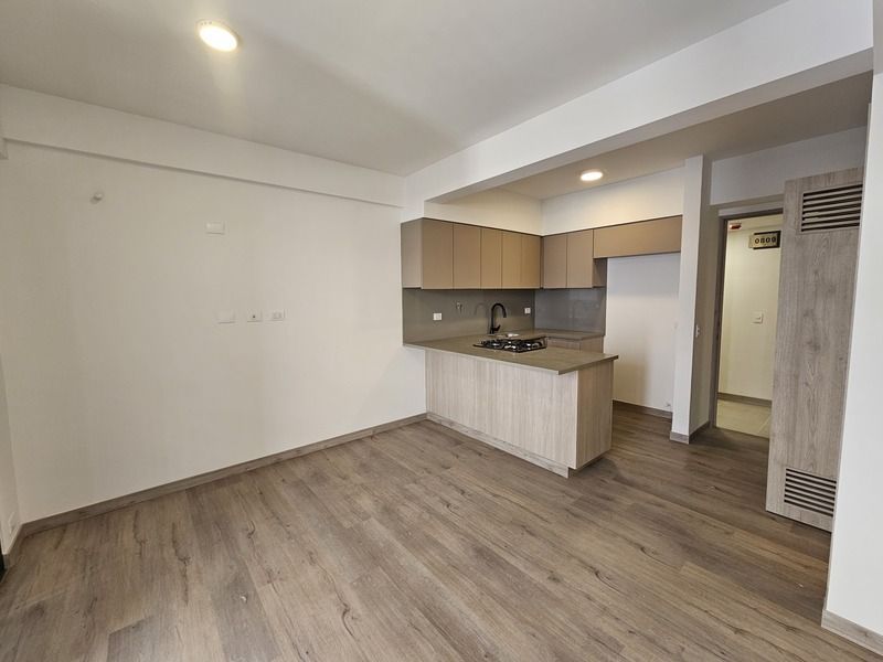 APARTAMENTO EN ARRIENDO UBICADO EN EL POBLADO SECTOR CIUDAD DEL RIO - 2