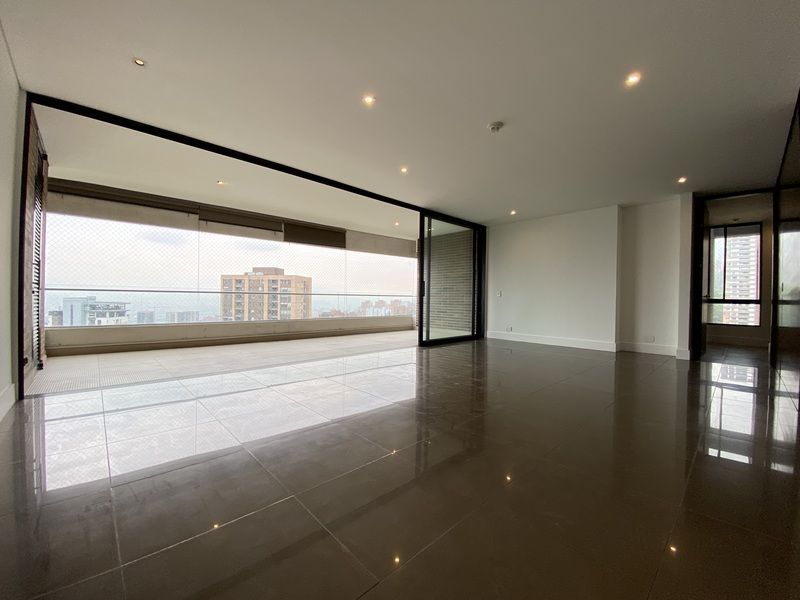 APARTAMENTO EN ARRIENDO UBICADO EN EL POBLADO SECTOR SAN LUCAS - 2