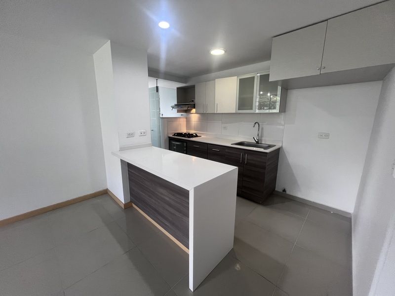 APARTAMENTO EN ARRIENDO UBICADO EN EL POBLADO SECTOR LOMA EL ENCIERRO - 3