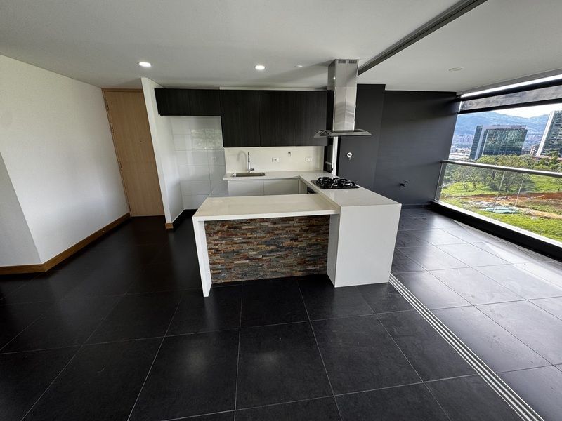 APARTAMENTO EN ARRIENDO UBICADO EN EL POBLADO SECTOR LOS BALSOS - 3
