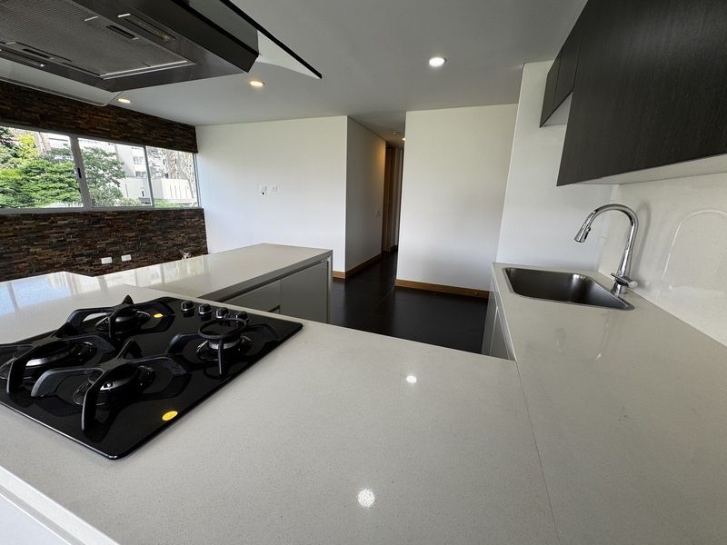 APARTAMENTO EN ARRIENDO UBICADO EN EL POBLADO SECTOR LOS BALSOS - 4