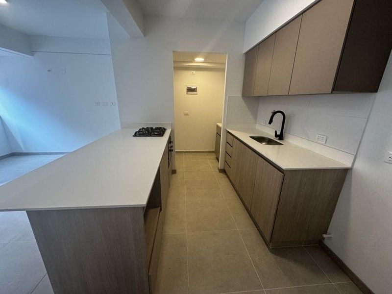 APARTAMENTO EN ARRIENDO UBICADO EN EL POBLADO SECTOR CUIDAD DEL RIO - 4
