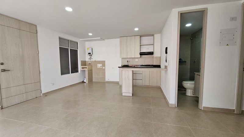 APARTAMENTO EN VENTA UBICADO EN MEDELLIN A SECTOR LAURELES - 2