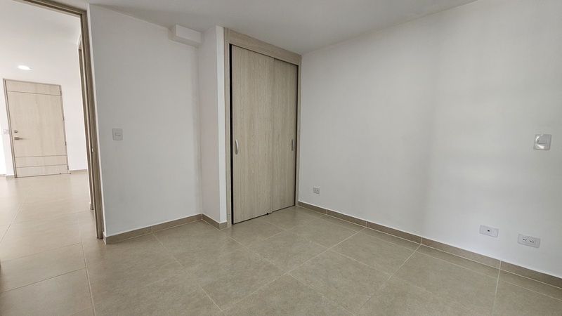 APARTAMENTO EN VENTA UBICADO EN MEDELLIN A SECTOR LAURELES - 4