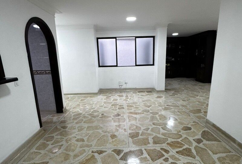 CASA EN ARRIENDO UBICADA EN MEDELLIN SECTOR LAURELES - 2