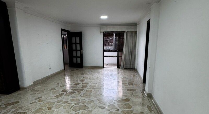 CASA EN ARRIENDO UBICADA EN MEDELLIN SECTOR LAURELES - 3