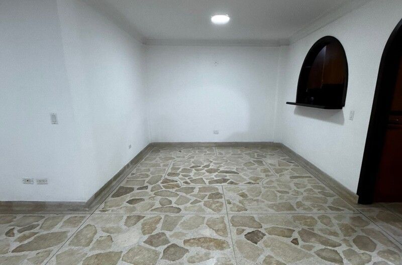 CASA EN ARRIENDO UBICADA EN MEDELLIN SECTOR LAURELES - 4
