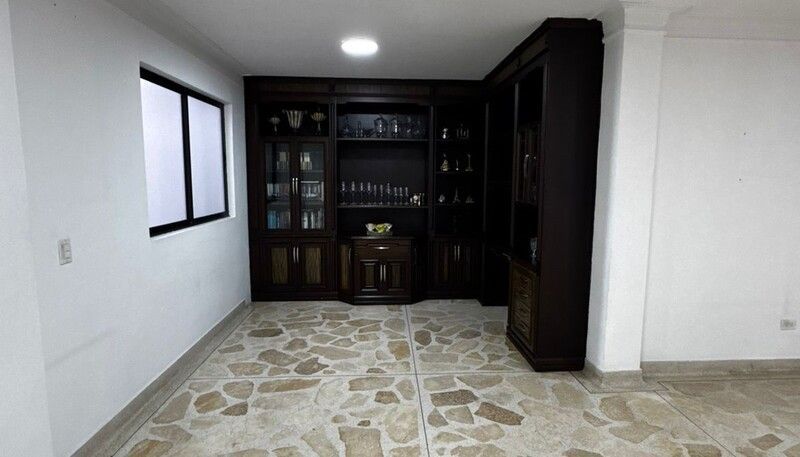 CASA EN ARRIENDO UBICADA EN MEDELLIN SECTOR LAURELES - 6