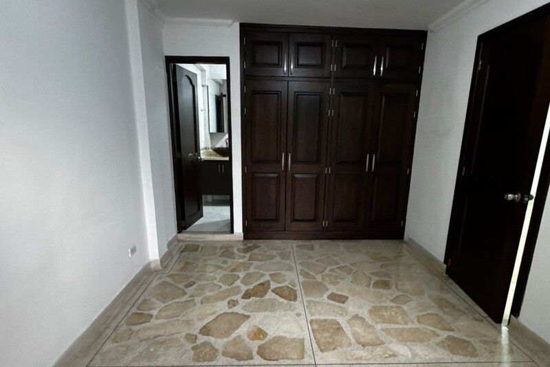 CASA EN ARRIENDO UBICADA EN MEDELLIN SECTOR LAURELES - 11