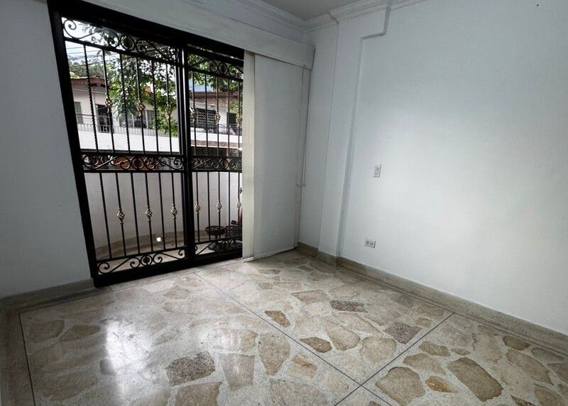 CASA EN ARRIENDO UBICADA EN MEDELLIN SECTOR LAURELES - 13