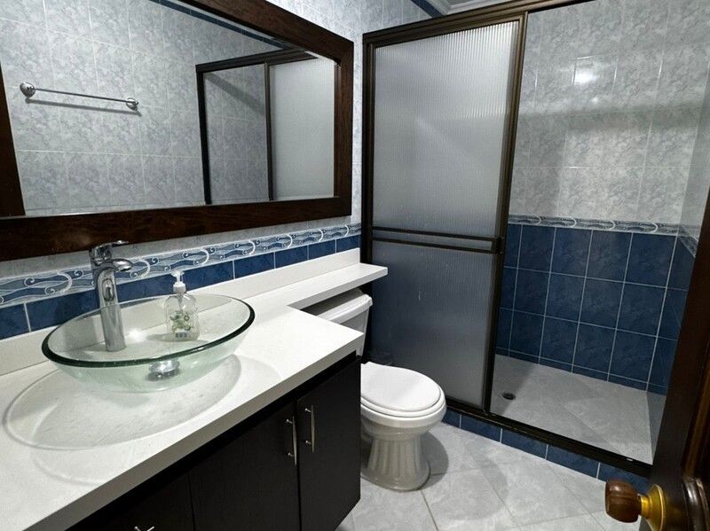 CASA EN ARRIENDO UBICADA EN MEDELLIN SECTOR LAURELES - 16