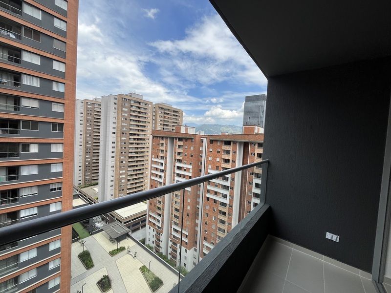 APARTAMENTO EN ARRIENDO UBICADO EN EL POBLADO SECTOR CIUDAD DEL RIO - 13