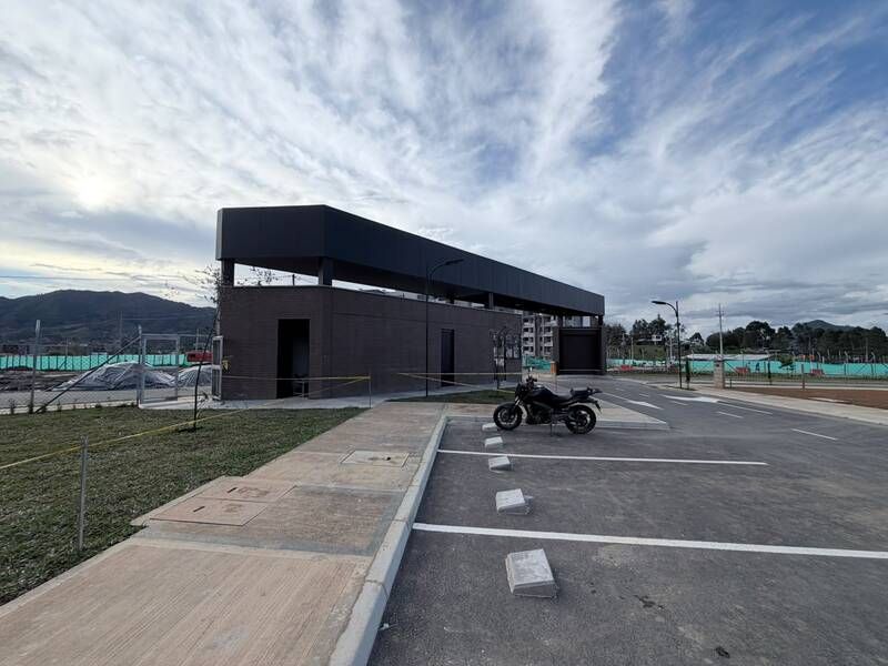 LOTE EN VENTA UBICADO EN LA CEJA SECTOR CIRCUNVALAR - 13