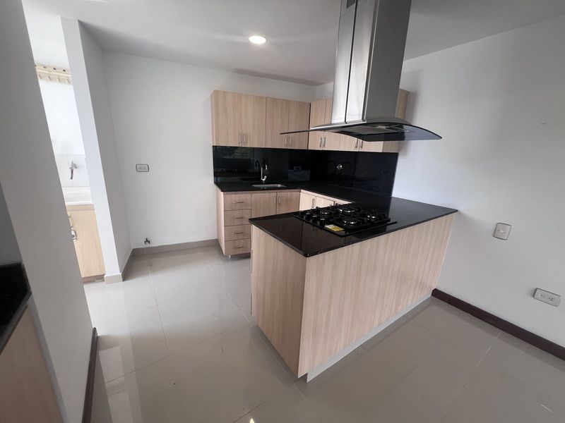 APARTAMENTO EN ARRIENDO UBICADO EN EL POBLADO SECTOR LOMA DEL INDIO - 2