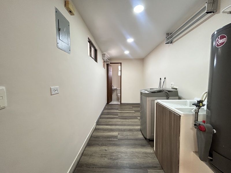CASA EN ARRIENDO UBICADA EN ENVIGADO SECTOR TRES ESQUINAS - 23