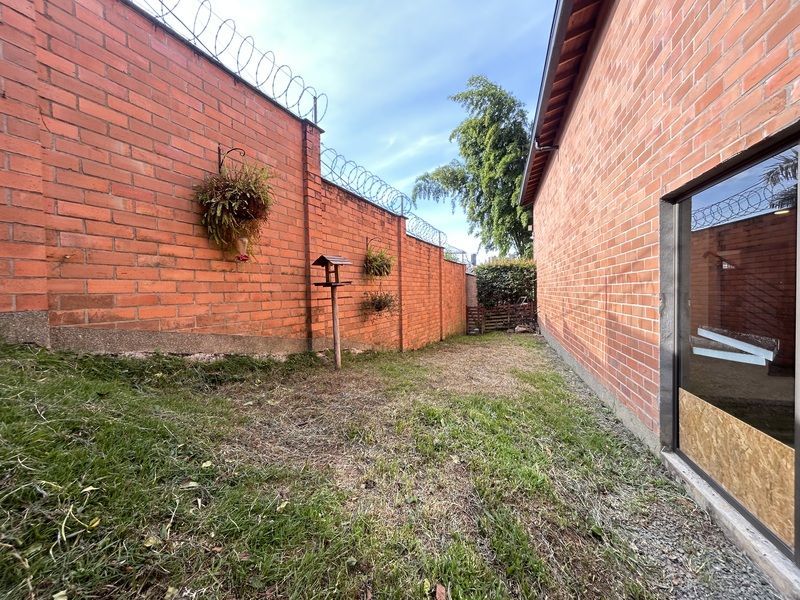 CASA EN ARRIENDO UBICADA EN ENVIGADO SECTOR TRES ESQUINAS - 26