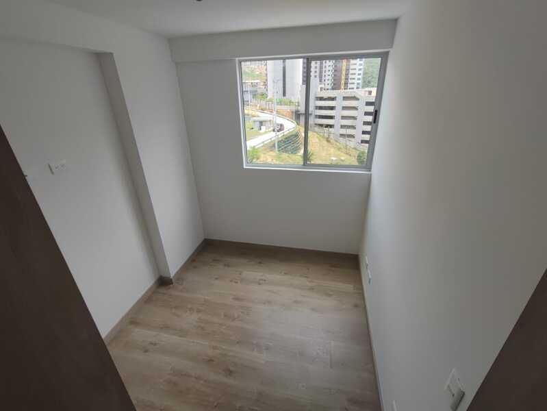 APARTAMENTO EN ARRIENDO UBICADO EN MEDELLIN SECTOR CALAZAN PARTE ALTA - 8