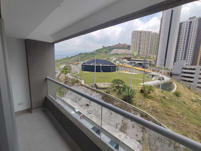 APARTAMENTO EN ARRIENDO UBICADO EN MEDELLIN SECTOR CALAZAN PARTE ALTA - 10