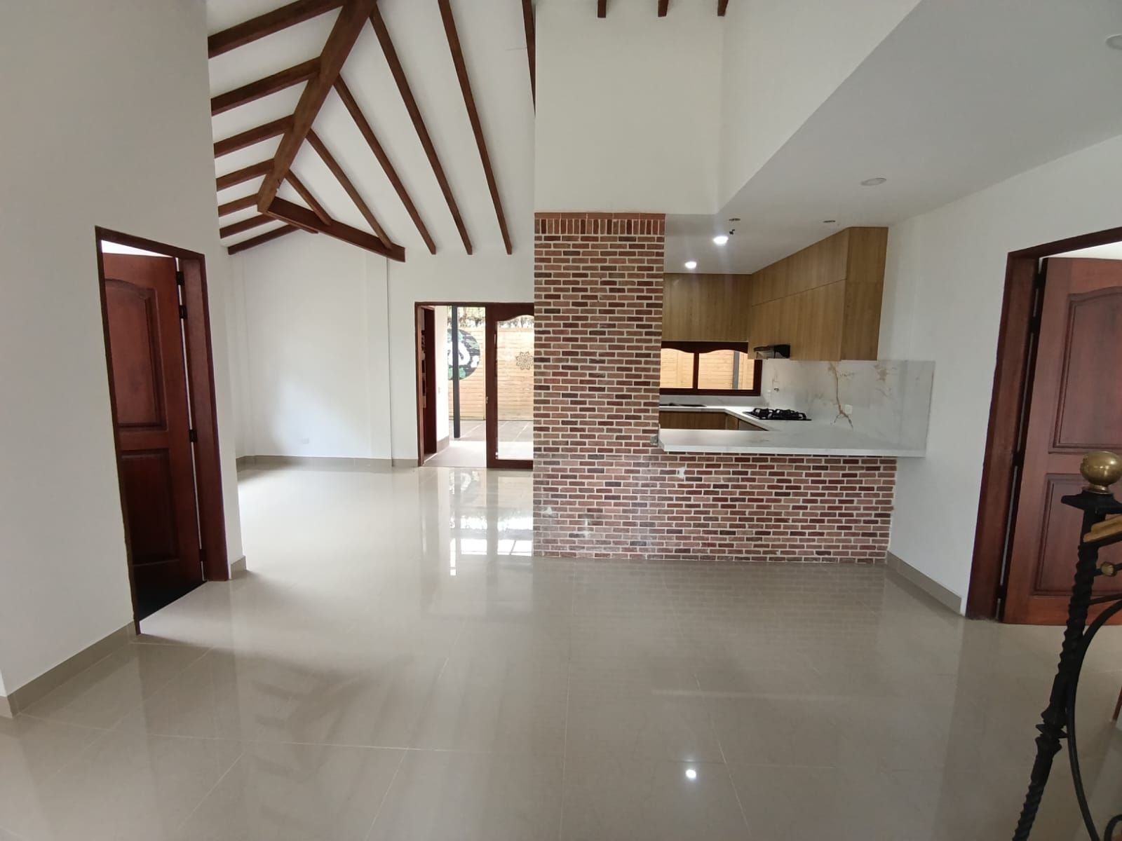 CASA EN ARRIENDO UBICADA EN LA CEJA SECTOR EL TAMBO - 2
