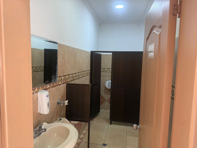 CASA LOCAL EN ARRIENDO UBICADA EN MEDELLIN SECTOR LAURELES - 17