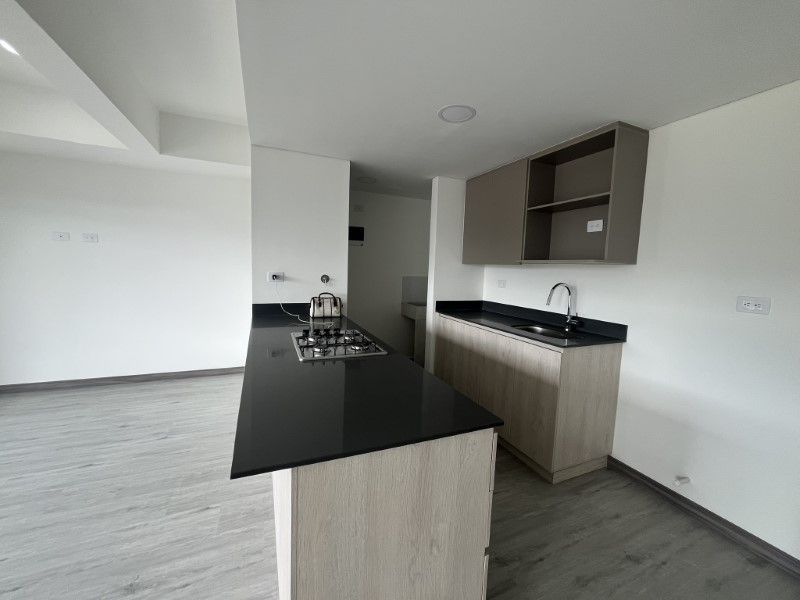 APARTAMENTO EN ARRIENDO UBICADA EN EL POBLADO SECTOR LAS PALMAS - 2