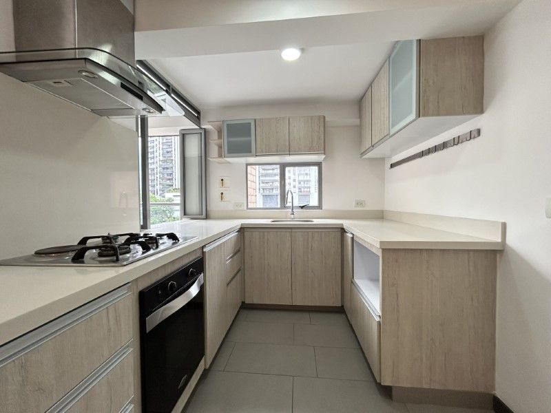 APARTAMENTO EN ARRIENDO UBICADO EN ENVIGADO SECTOR LOMA DE LAS BRUJAS - 2