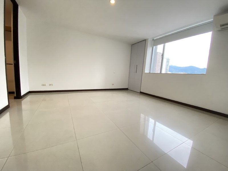 APARTAMENTO EN ARRIENDO UBICADO EN EL POBLADO SECTOR MILLA DE ORO - 3