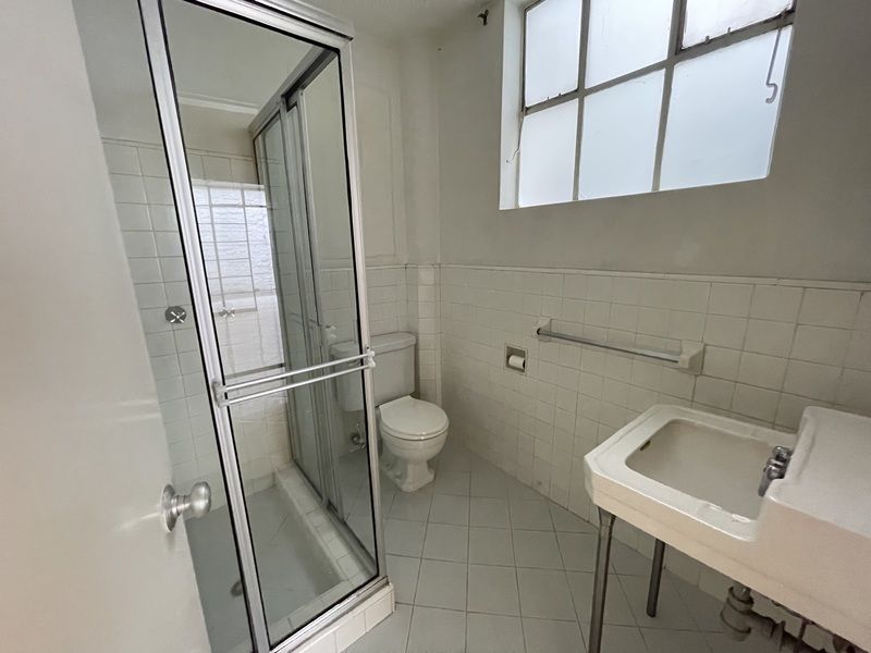 CASA LOCAL EN ARRIENDO UBICADO EN MEDELLIN SECTOR LAURELES - 13