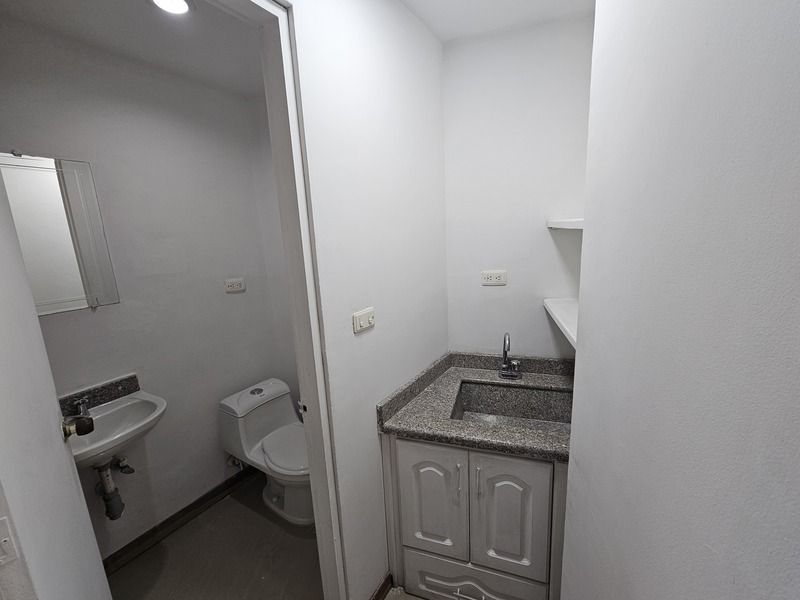 OFICINA EN ARRIENDO UBICADA EN EL POBLADO SECTOR VILLA CARLOS - 9
