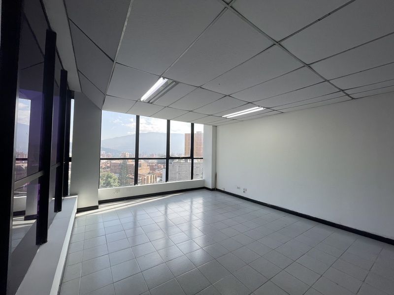 OFICINA EN ARRIENDO UBICADA EN MEDELLIN SECTOR LAURELES - 3