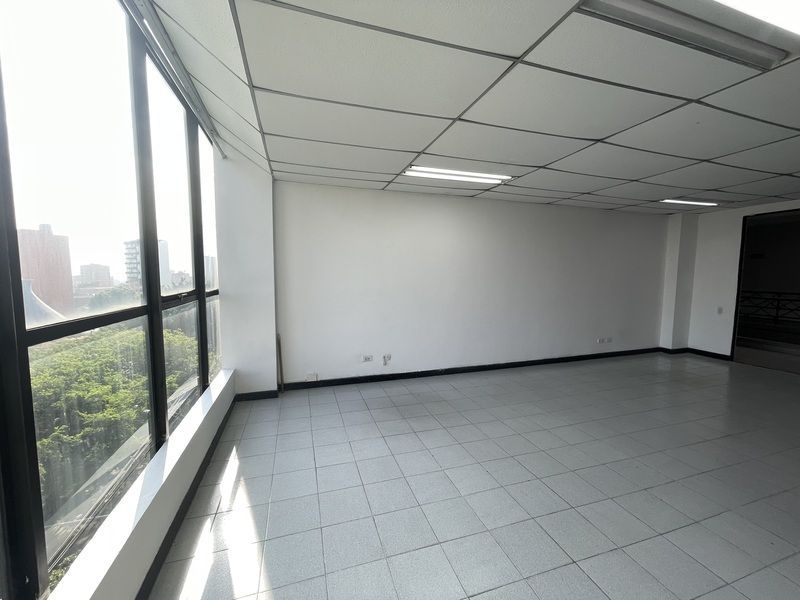 OFICINA EN ARRIENDO UBICADA EN MEDELLIN SECTOR LAURELES - 5
