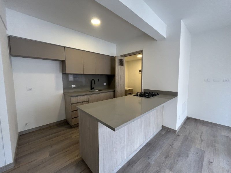 APARTAMENTO EN ARRIENDO UBICADO EN EL POBLADO SECTOR CUIDAD DEL RIO - 2