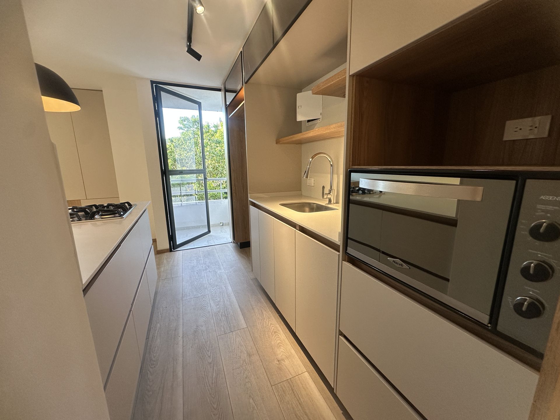 APARTAMENTO EN ARRIENDO UBICADO EN EL POBLADO SECTOR TRANSVERSAL INFERIOR - 7