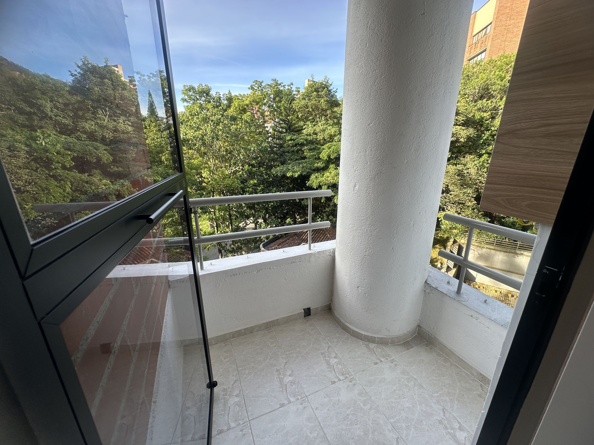 APARTAMENTO EN ARRIENDO UBICADO EN EL POBLADO SECTOR TRANSVERSAL INFERIOR - 16