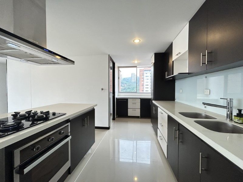 APARTAMENTO EN ARRIENDO UBICADO EN ENVIGADO SECTOR LOMA DE LAS BRUJAS - 3