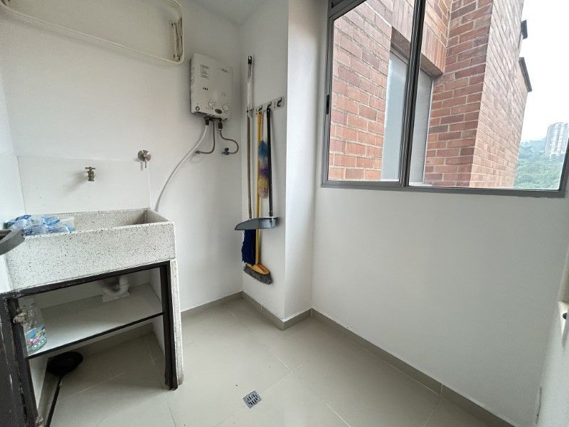 APARTAMENTO EN ARRIENDO UBICADO EN ENVIGADO SECTOR LOMA DE LAS BRUJAS - 12