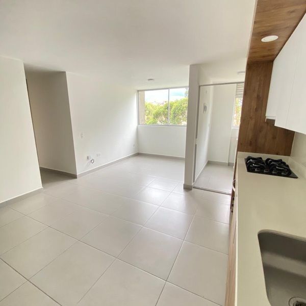 APARTAMENTO EN VENTA UBICADO EN RIONEGRO SECTOR TRANVIA - 2