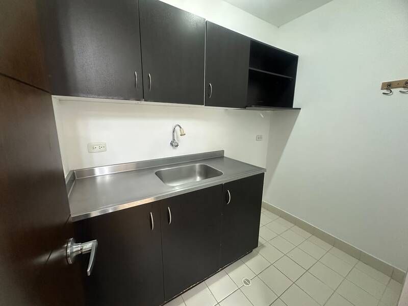 OFICINA EN ARRIENDO UBICADA EN EL POBLADO SECTOR MILLA DE ORO - 6