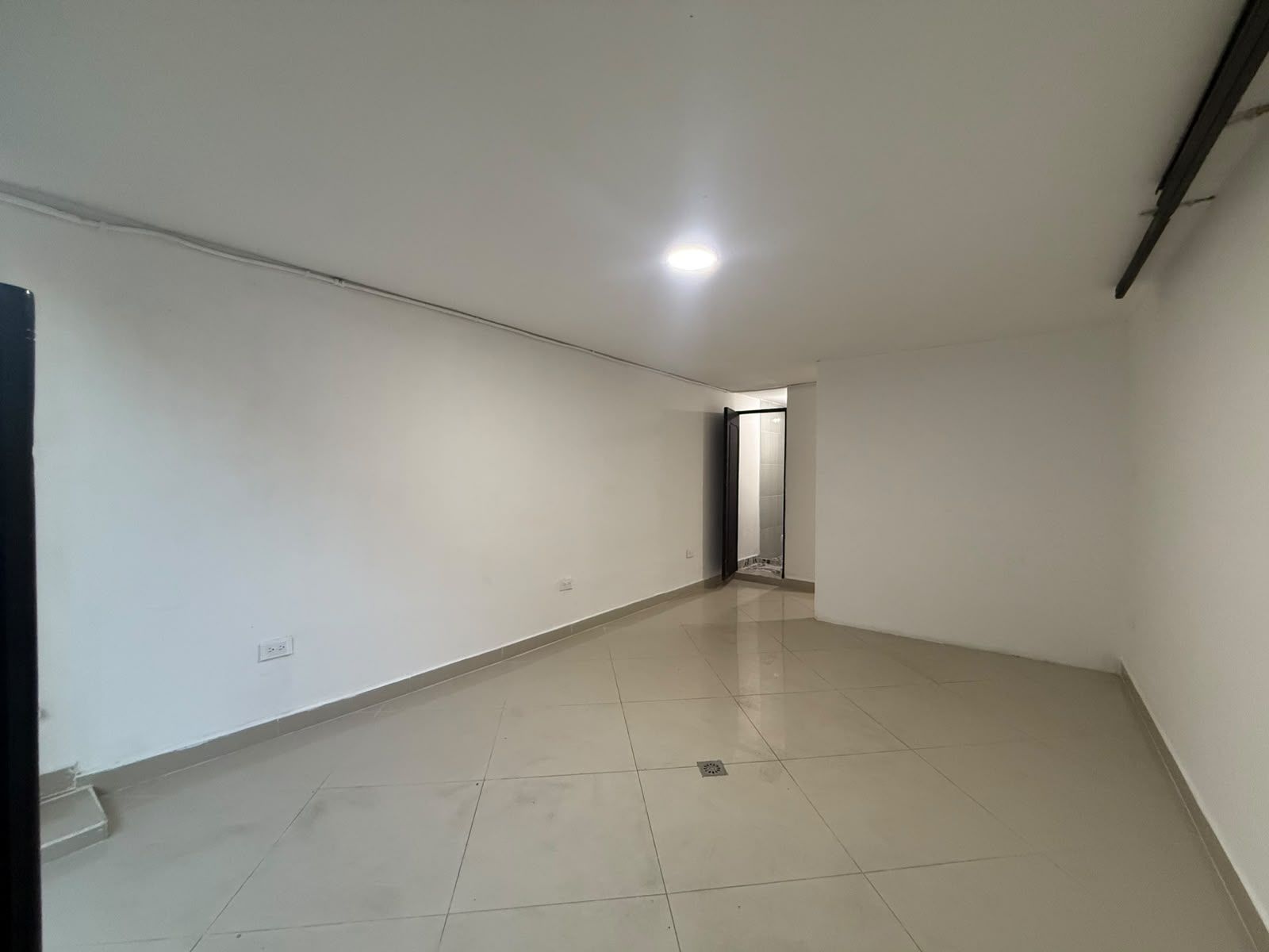 LOCAL EN ARRIENDO UBICADO EN ITAGUI SECTOR SAN PIO - 3