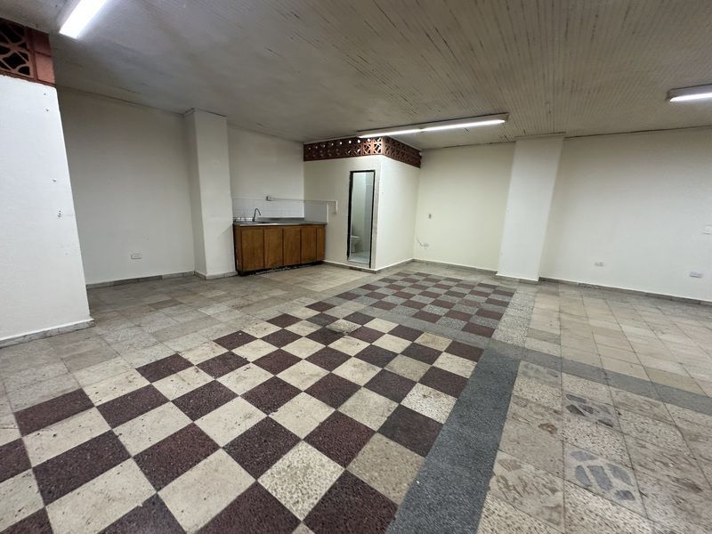 LOCAL EN ARRIENDO UBICADO EN BELLO SECTOR PLAZA DE BELLO - 2