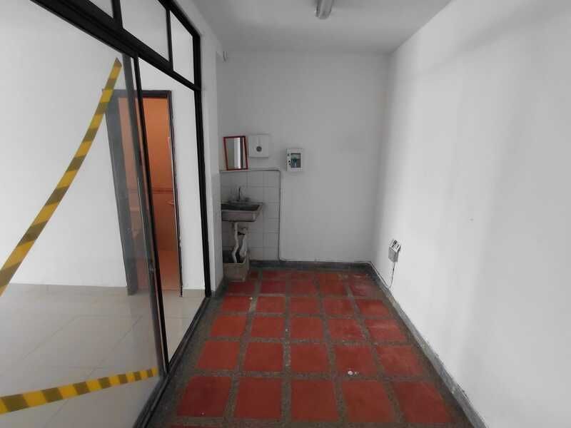 LOCAL EN ARRIENDO UBICADO EN MEDELLIN SECTOR CONQUISTADORES - 3