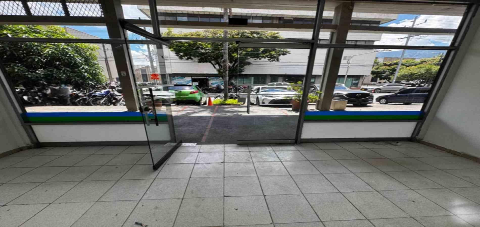 LOCAL EN ARRIENDO UBICADO EN ITAGUI SECTOR LA ESMERALDA - 10