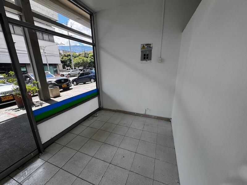 LOCAL EN ARRIENDO UBICADO EN ITAGUI SECTOR LA ESMERALDA - 12