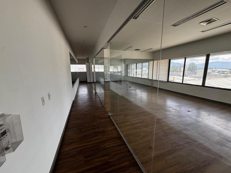 LOCAL EN ARRIENDO UBICADO EN ITAGUI SECTOR LA ESMERALDA - 11